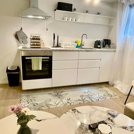 One Lux Basement Near Διαμέρισμα