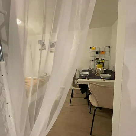 One Lux Basement Near *